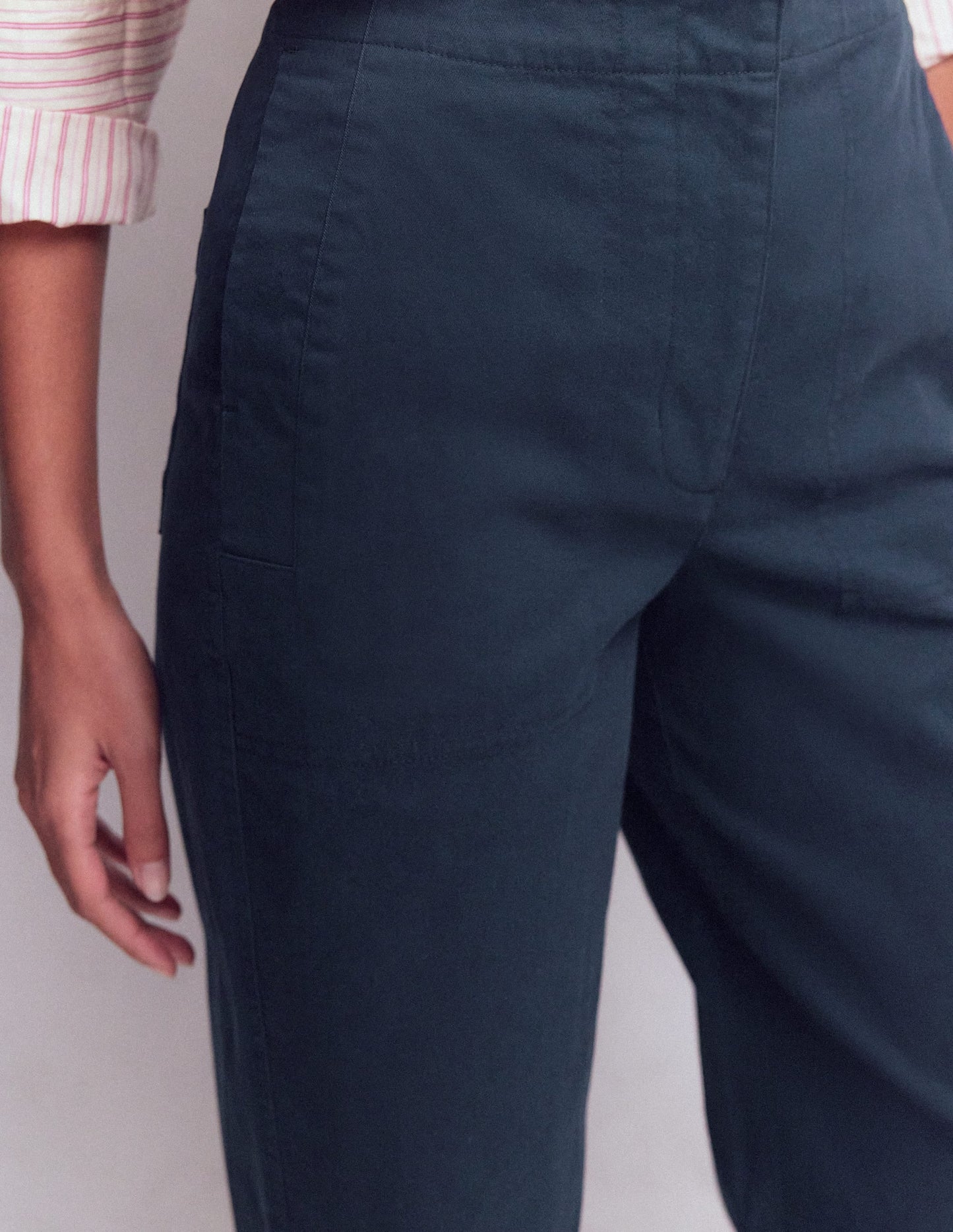 Barrel Leg Chino Pants-Navy