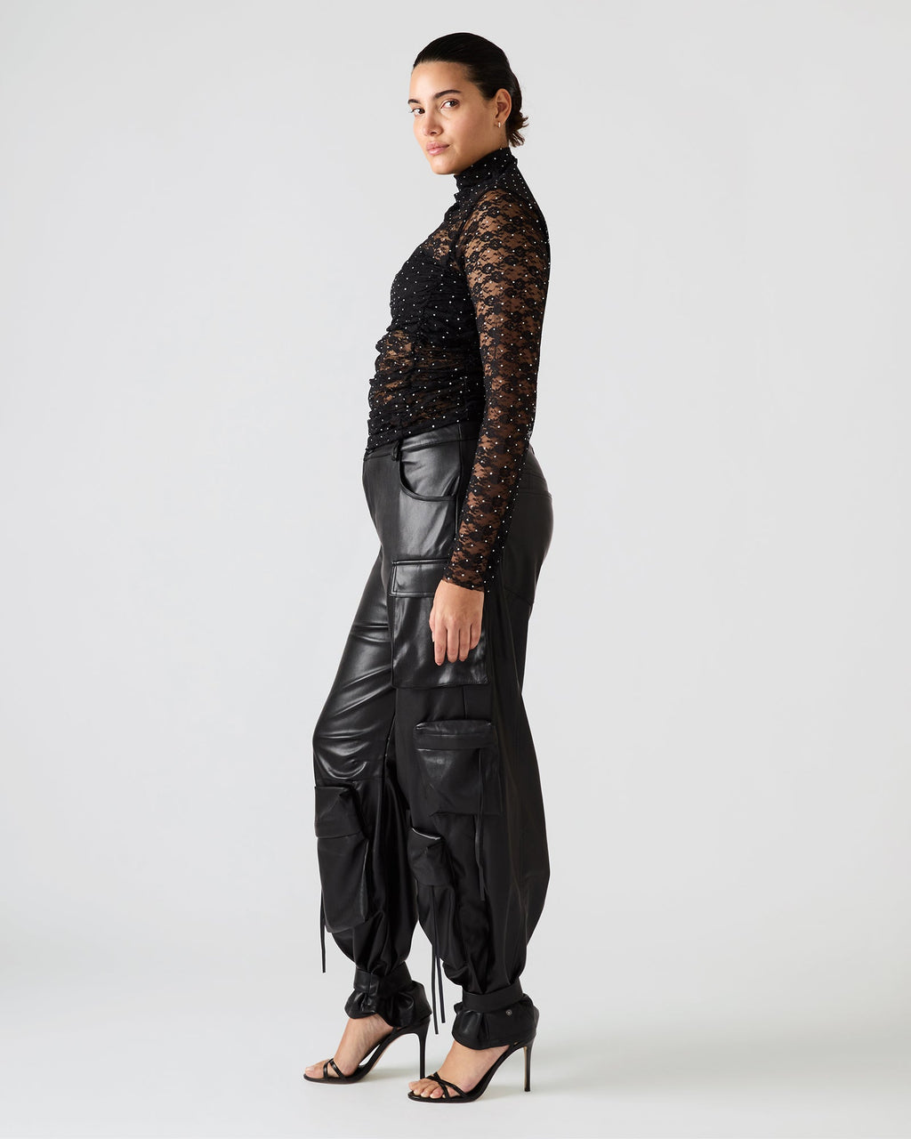 BAYLEE TOP BLACK