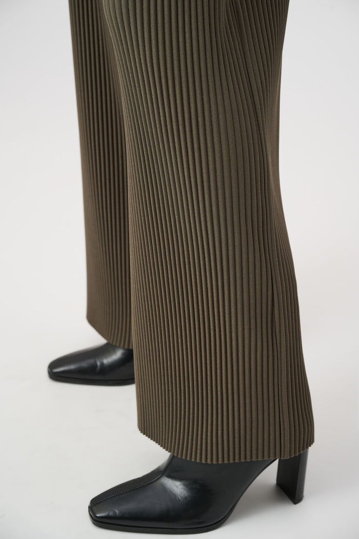 JOSEPH RIBKOFF PLEATED SCUBA CREPE WIDE-LEG PANTS