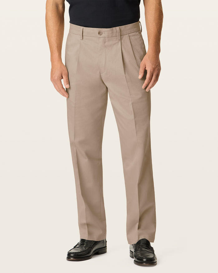 Signature Khakis, Pleated, Classic Fit