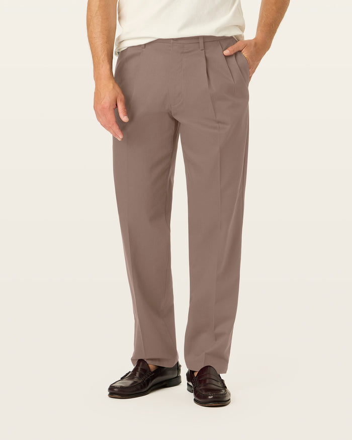 Signature Khakis, Pleated, Classic Fit
