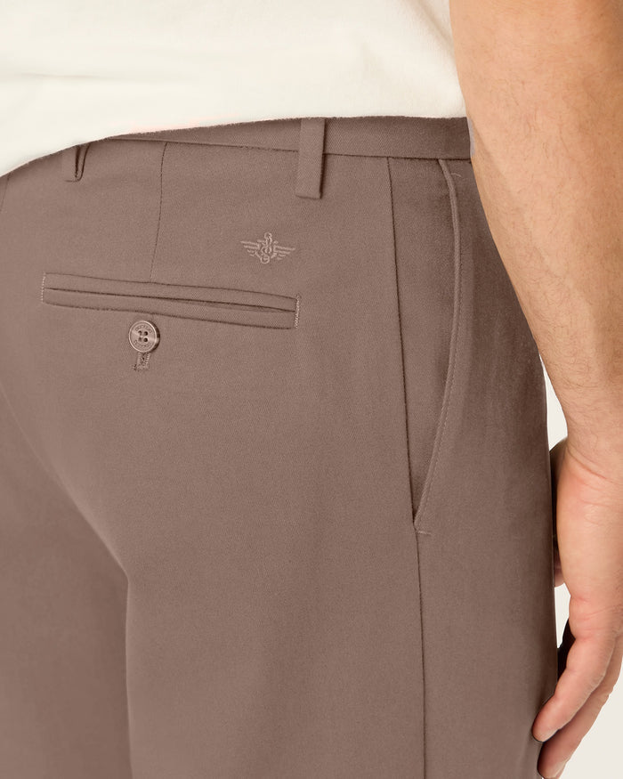 Signature Khakis, Pleated, Classic Fit