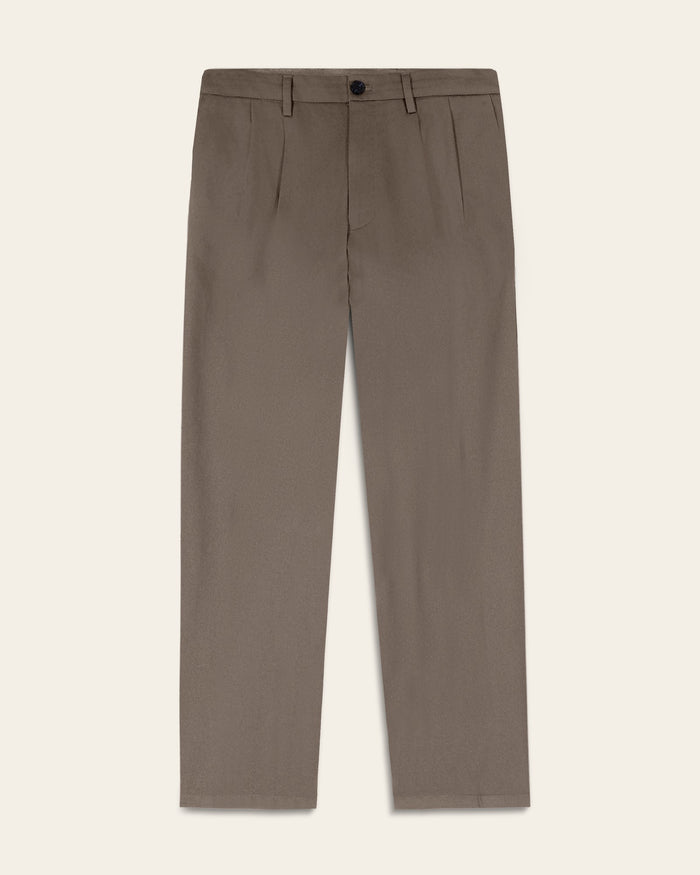 Signature Khakis, Pleated, Classic Fit